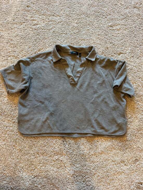 Theory Tops - Theory SS Crop Polo Soft Viscose Jersey Top Grey Size L
